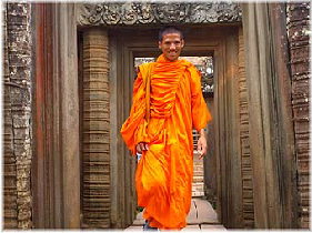 Friendly monk at Banteay Kdei